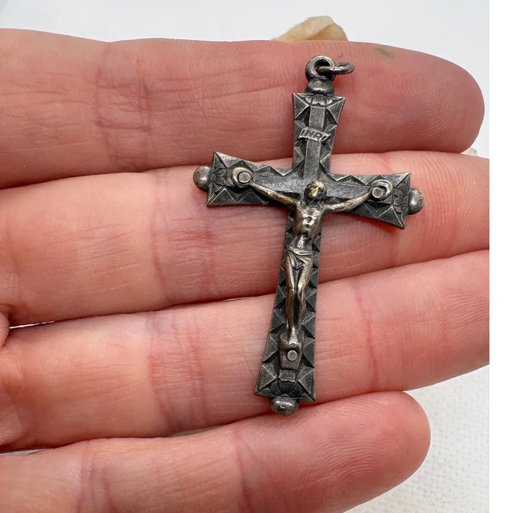Vintage Sterling Silver Crucifix Pendant Italy 3.10g Religious Cross Medal